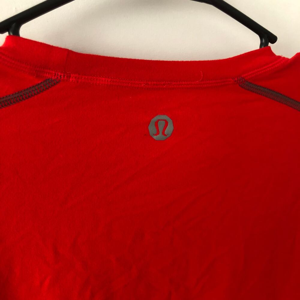 Lululemon Men's Long Sleeve T Shirt Red Size M *Missing Tag* Base Layer Running - Picture 10 of 13